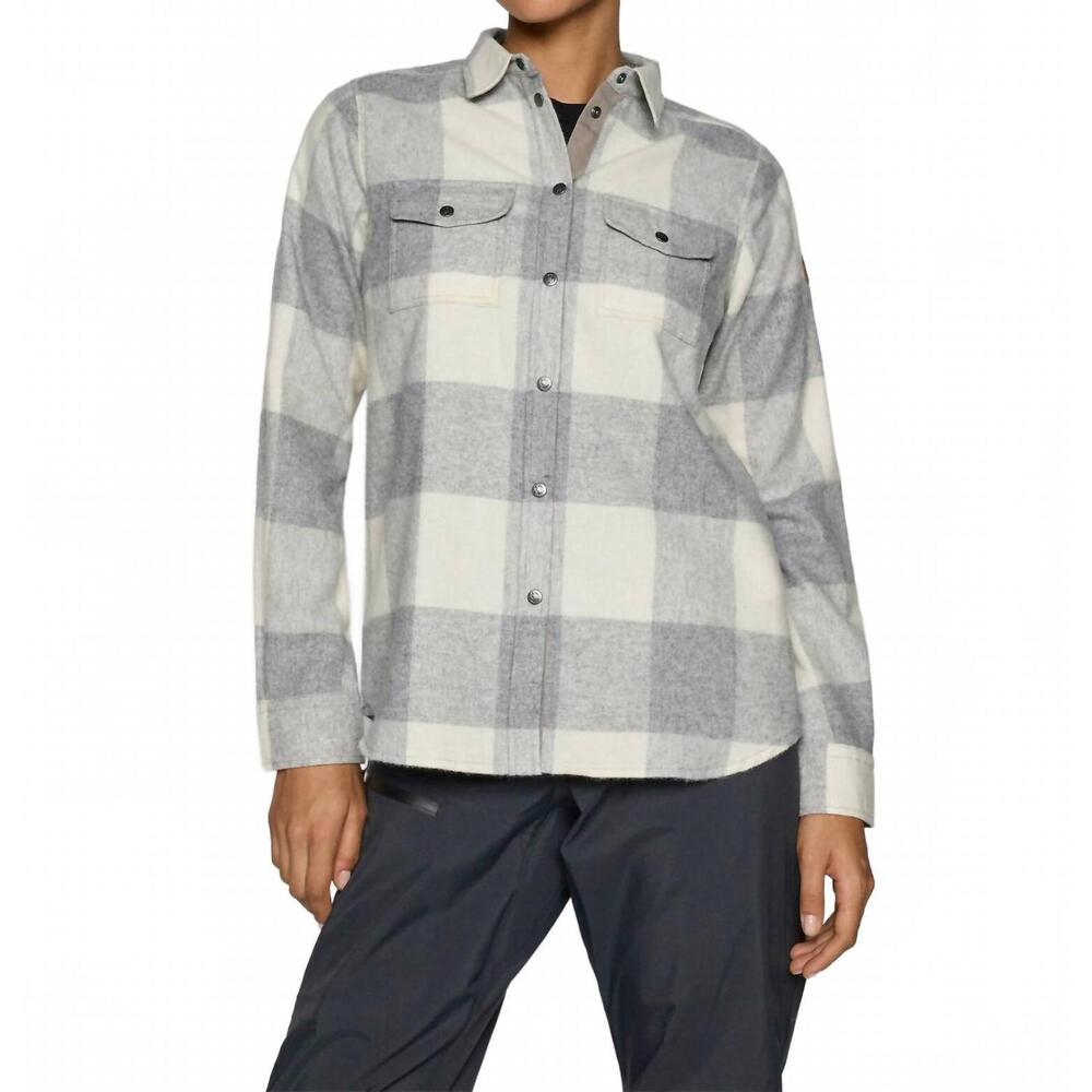 NEW FJALLRAVEN canada long-sleeved shirt in fog-chalk white